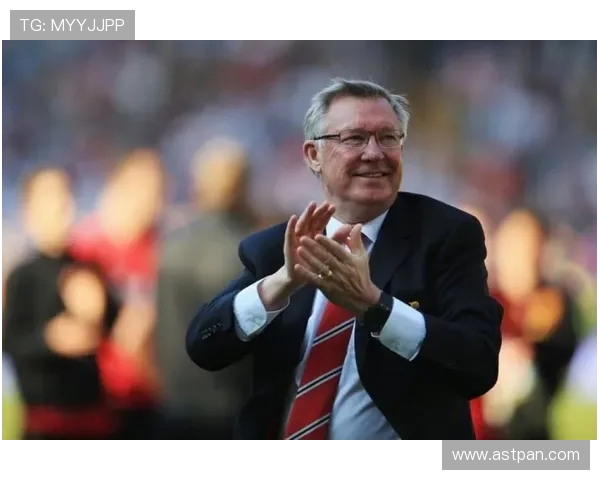 马奎尔迎来曼联生涯250场里程碑赛前领取纪念球衣